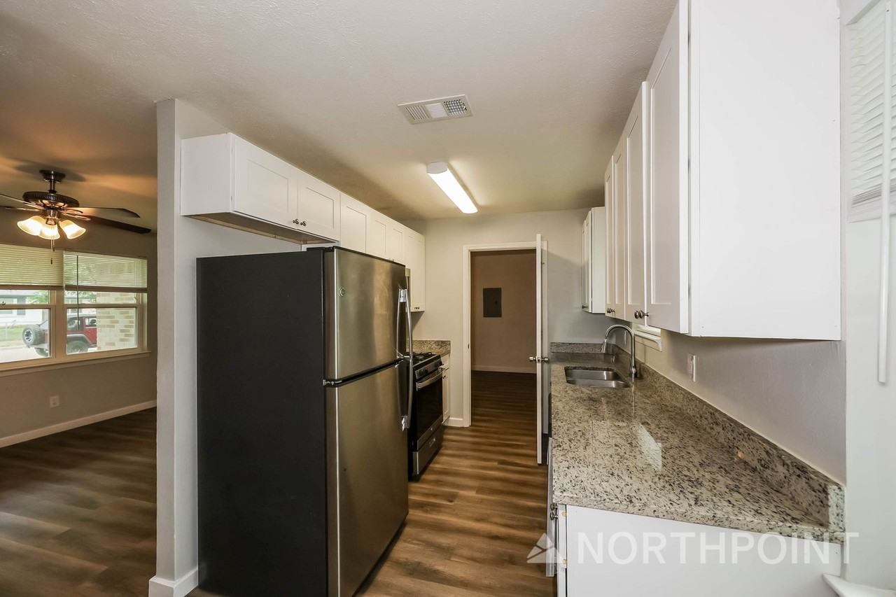 1336 E Park Dr - Photo 6 of 16