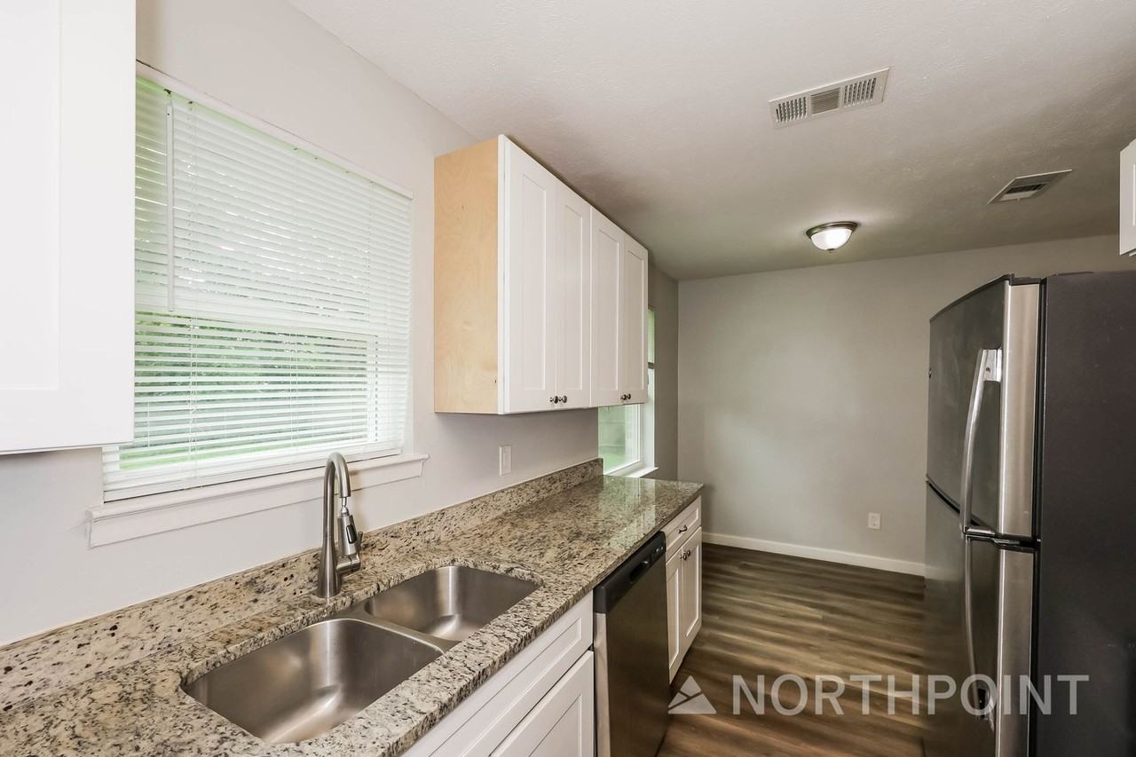 1336 E Park Dr - Photo 7 of 16