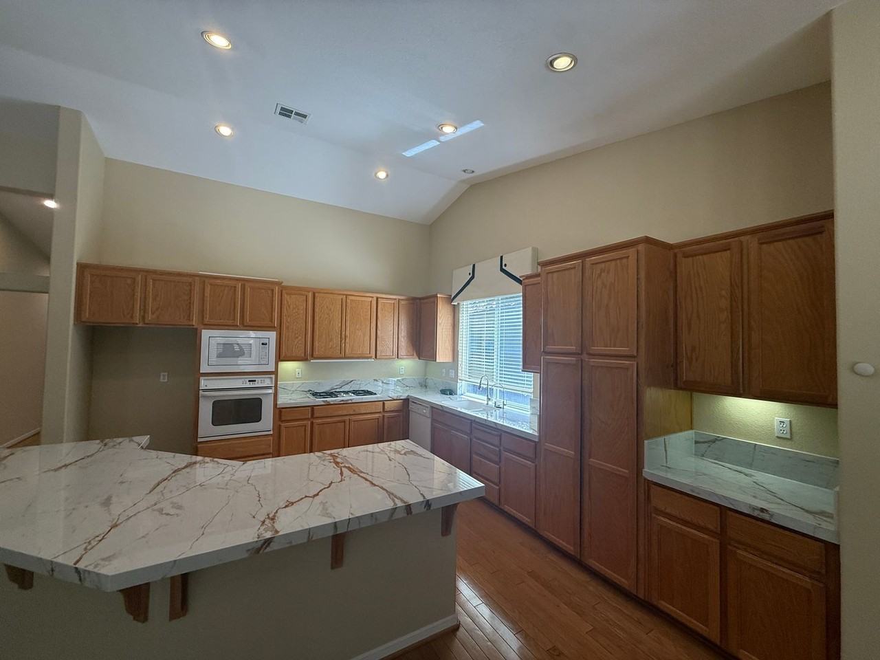 661 Vintage Valley Dr - Photo 5 of 21