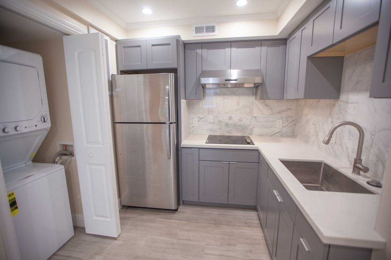 52 Camelot Ct - Photo 2 of 16