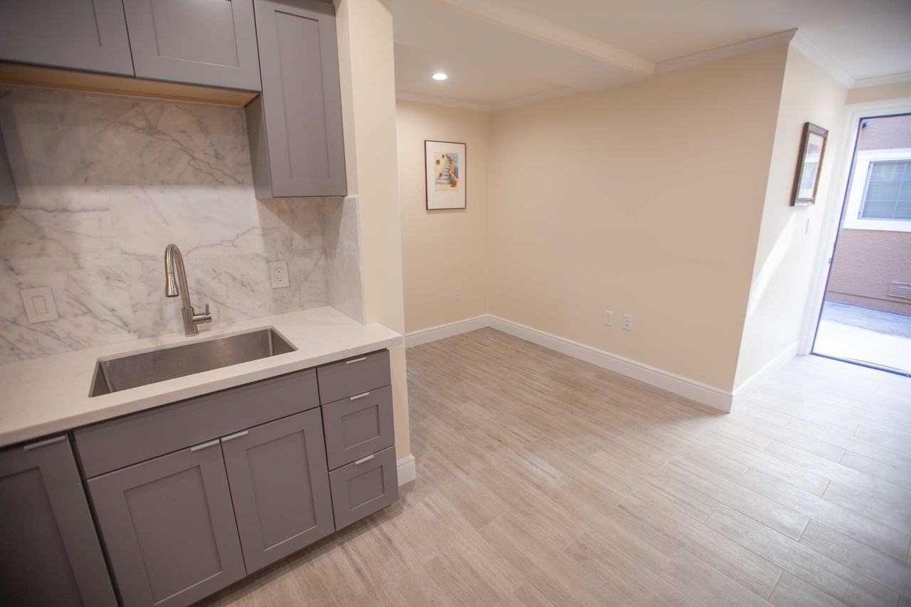 52 Camelot Ct - Photo 4 of 16