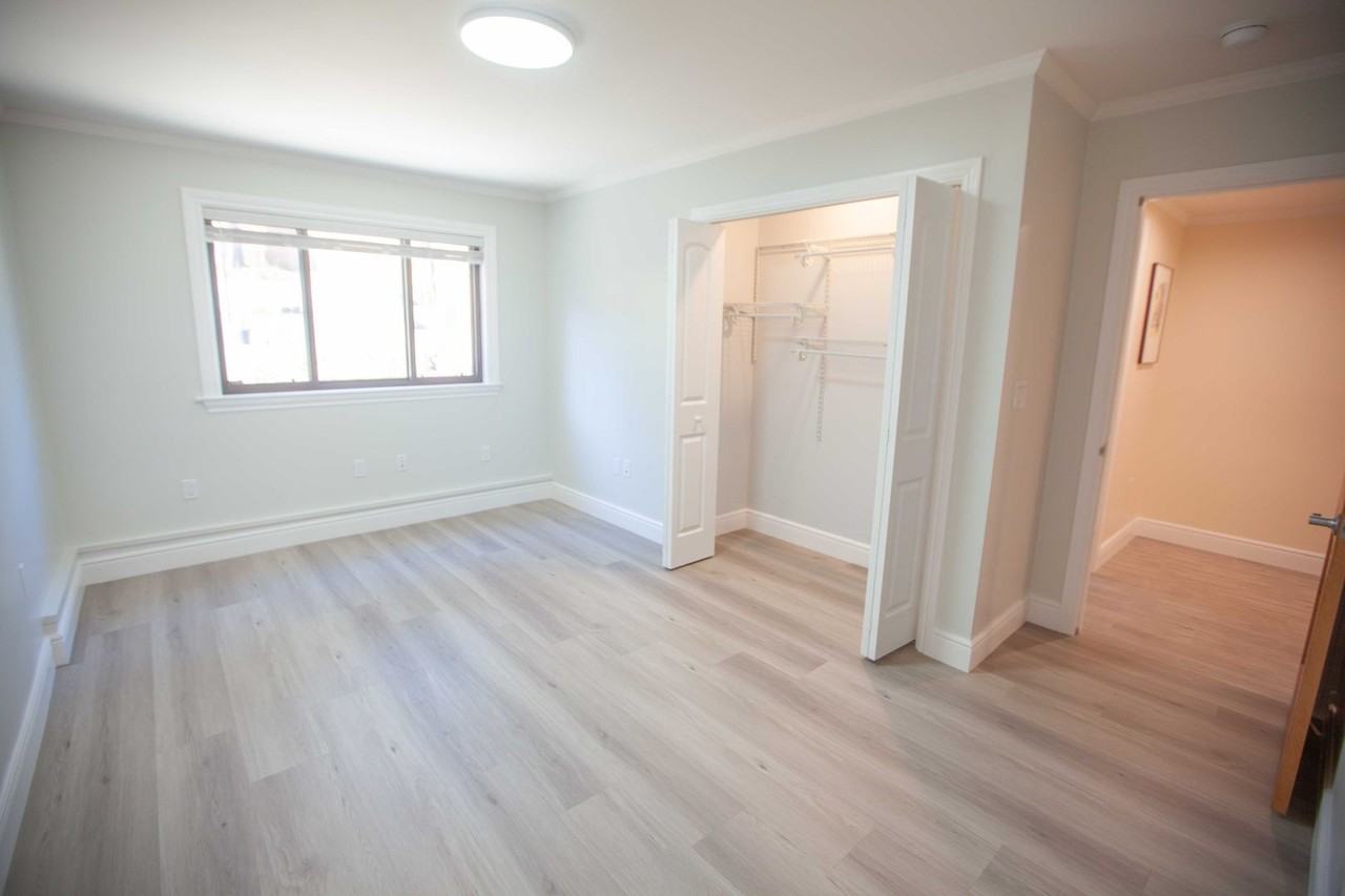 52 Camelot Ct - Photo 5 of 16