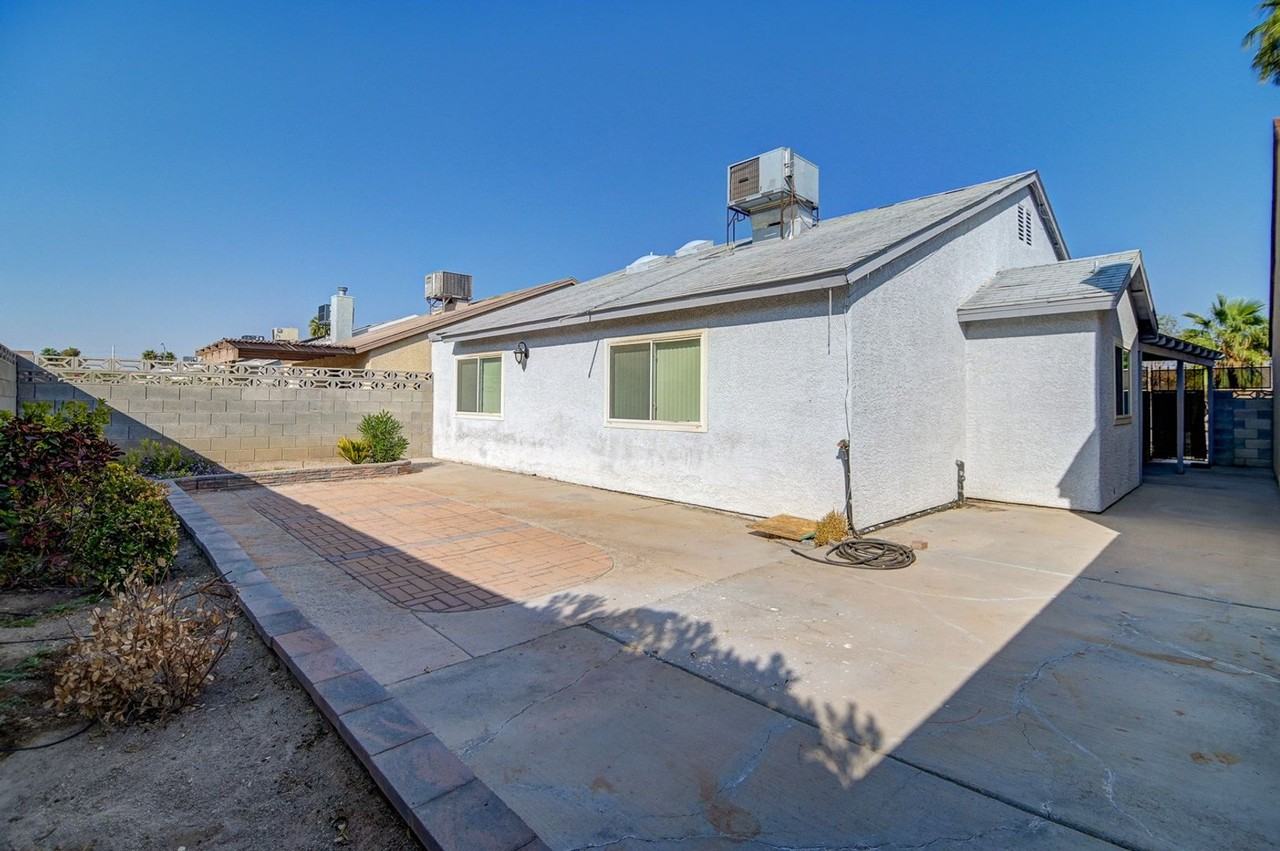 4651 Four Leaf Clover Dr - Photo 2 of 15