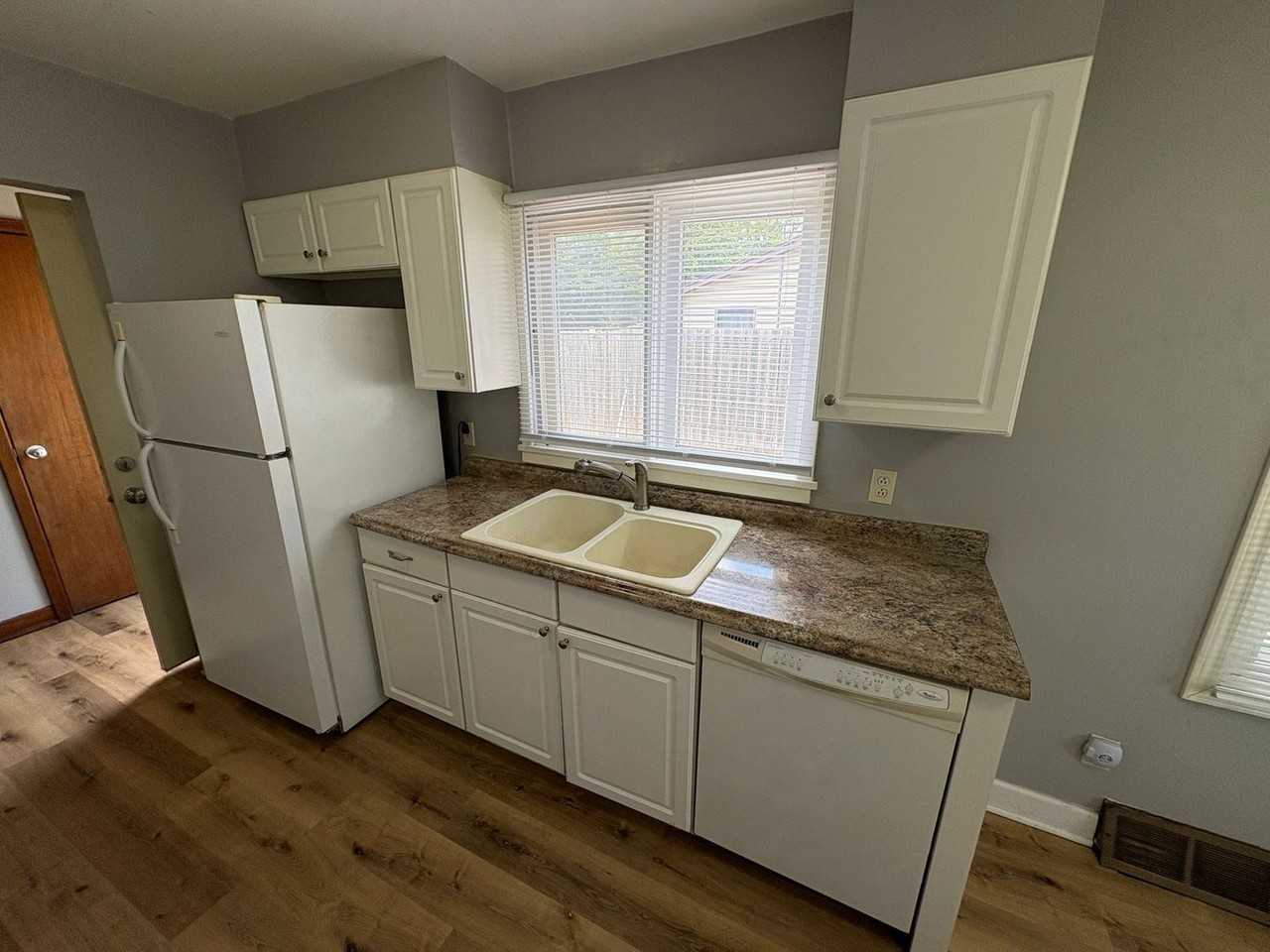 5300 W Zeamer St - Photo 5 of 23