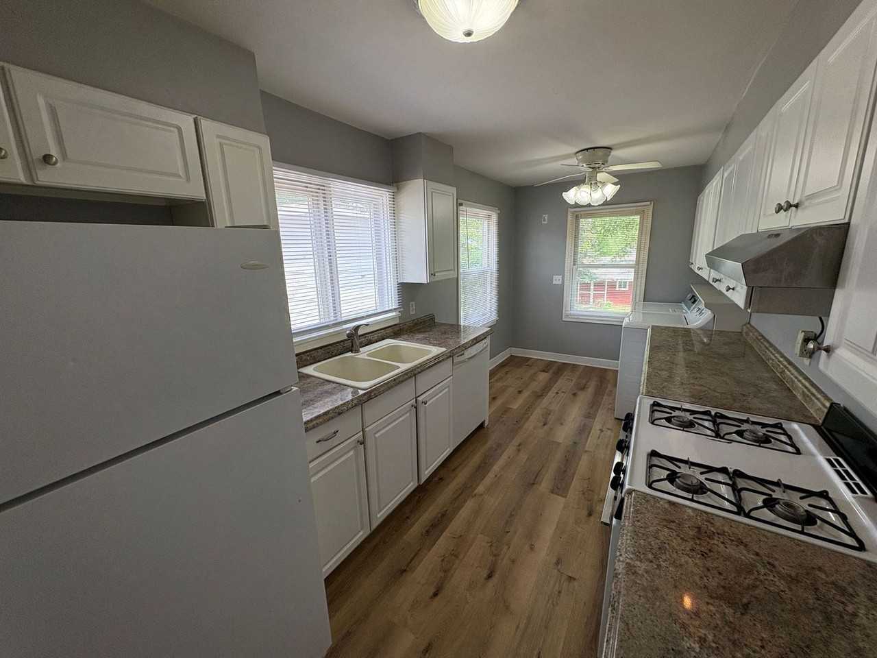 5300 W Zeamer St - Photo 6 of 23