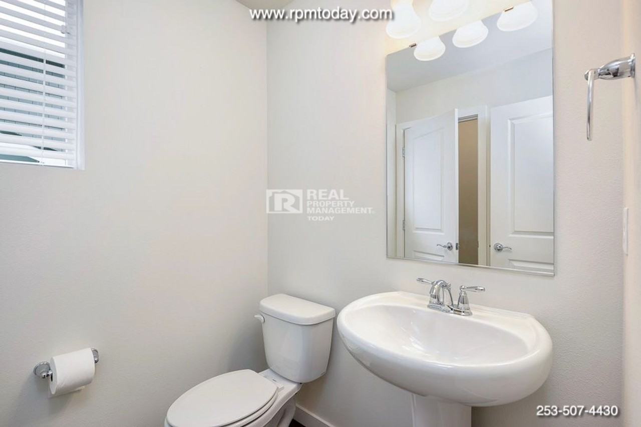 5656 S 302nd St - Photo 3 of 21