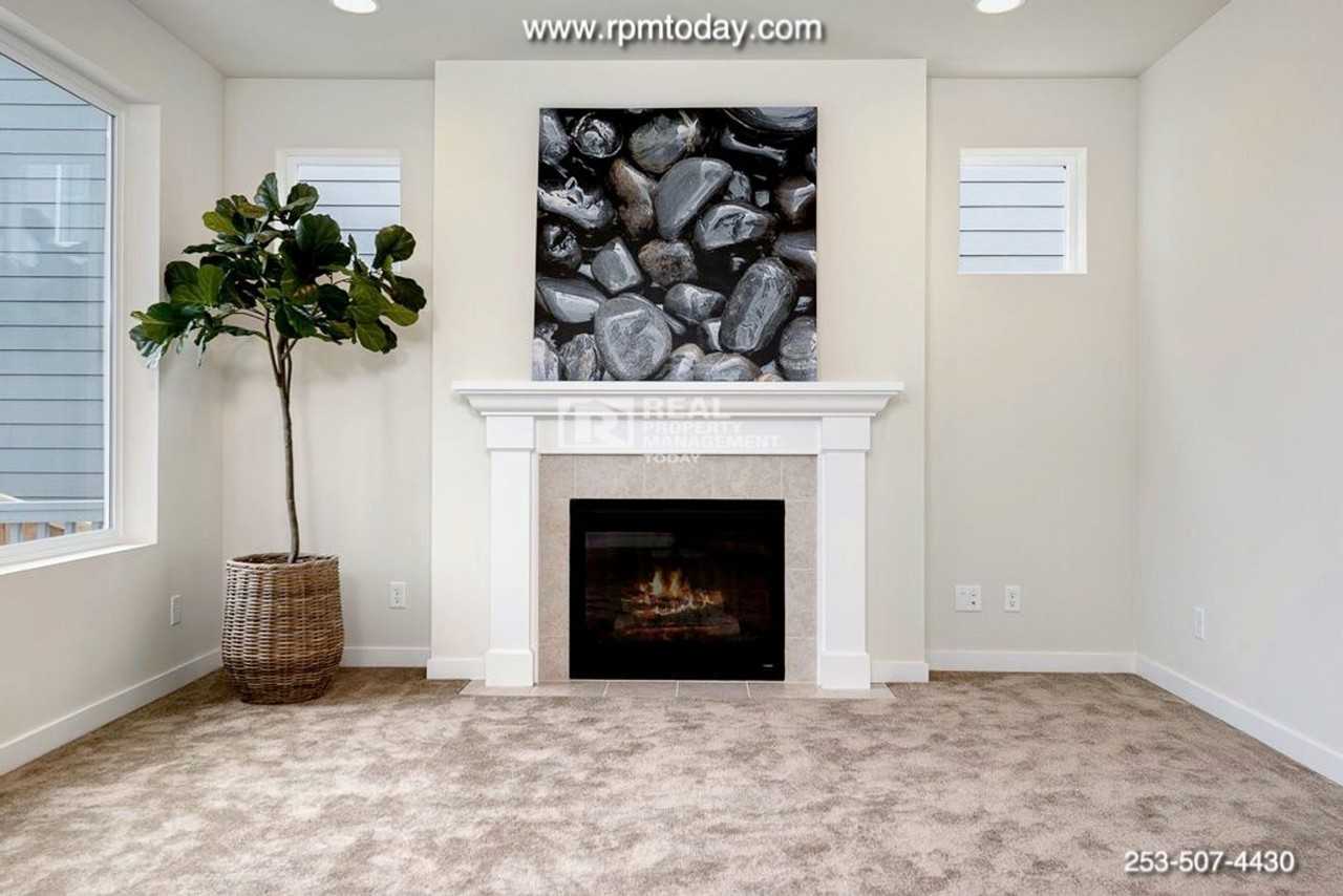 5656 S 302nd St - Photo 7 of 21
