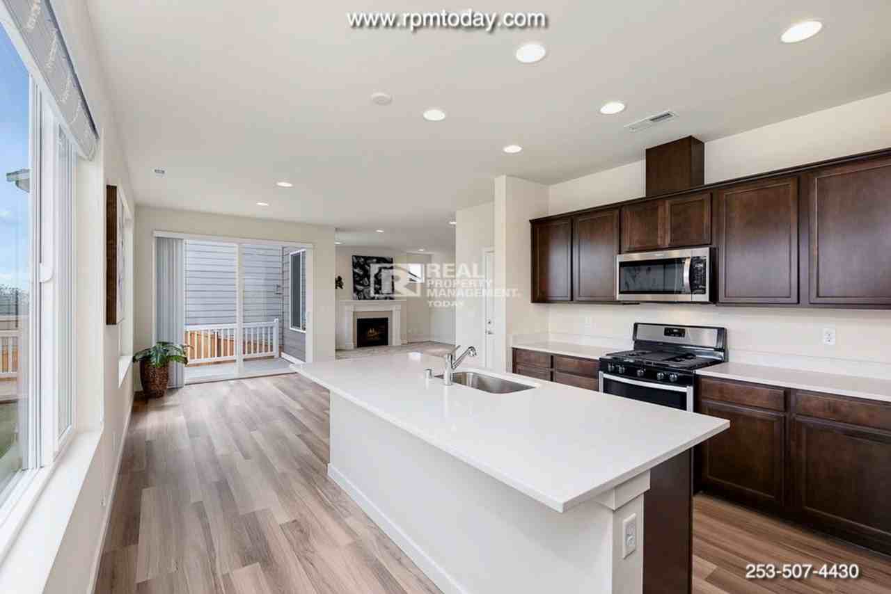 5656 S 302nd St - Photo 2 of 21