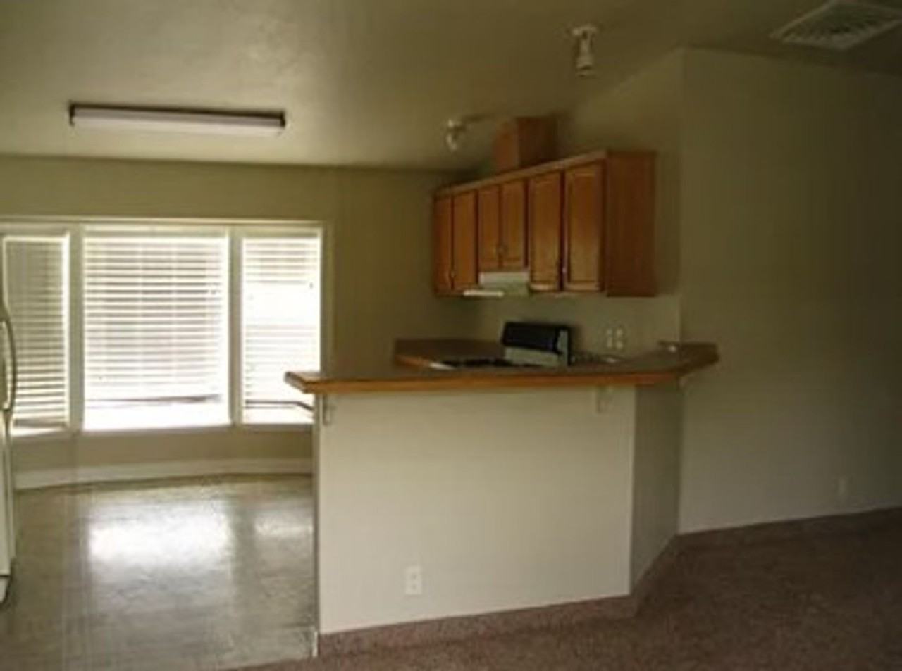 311 N Highland Dr - Photo 5 of 15