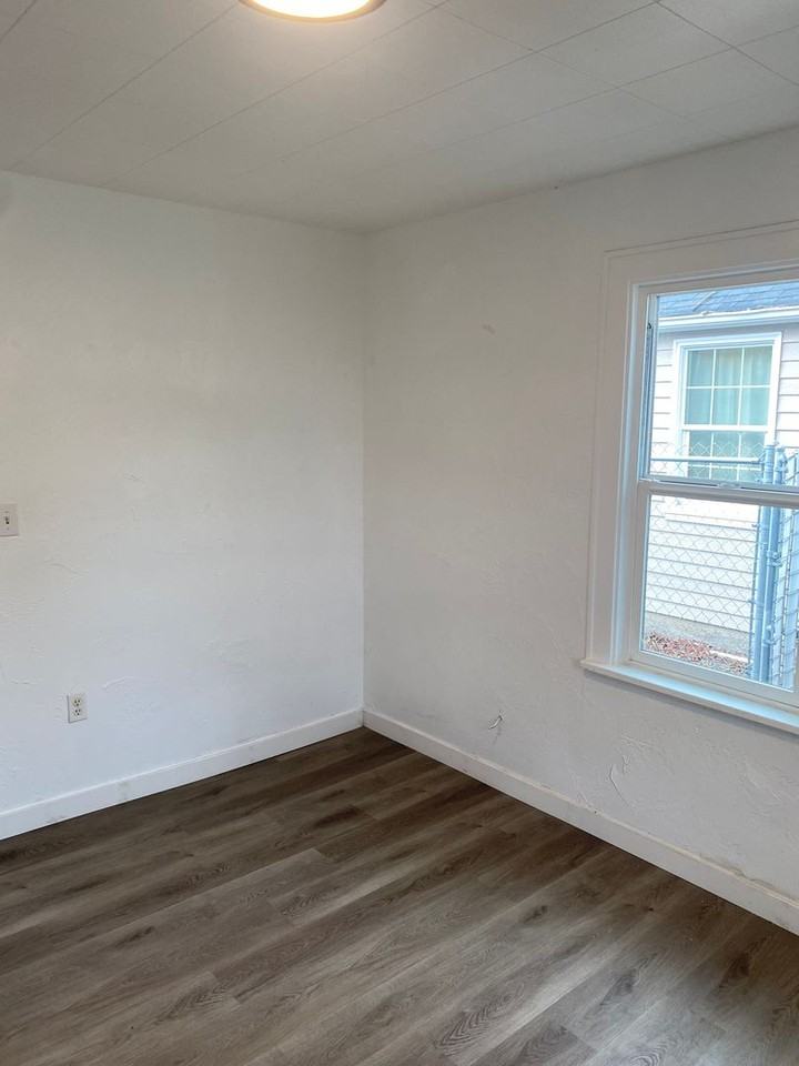22 E St - Photo 6 of 10