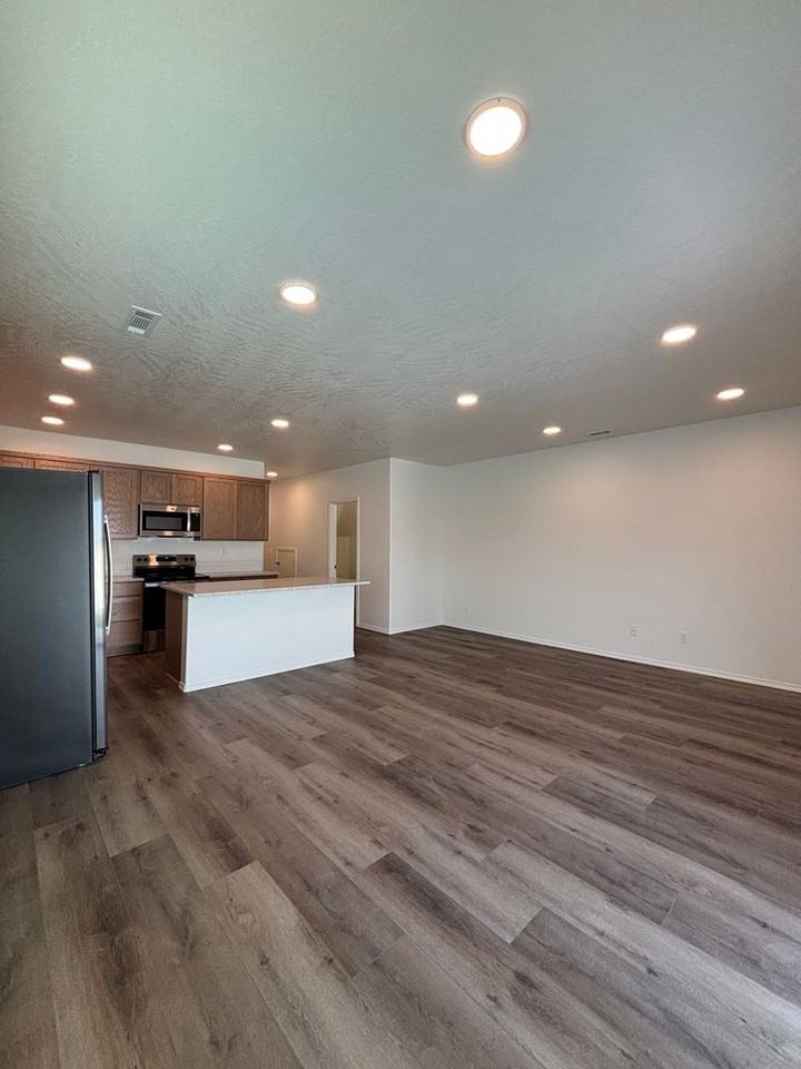 3672 S Roosevelt St - Photo 6 of 7