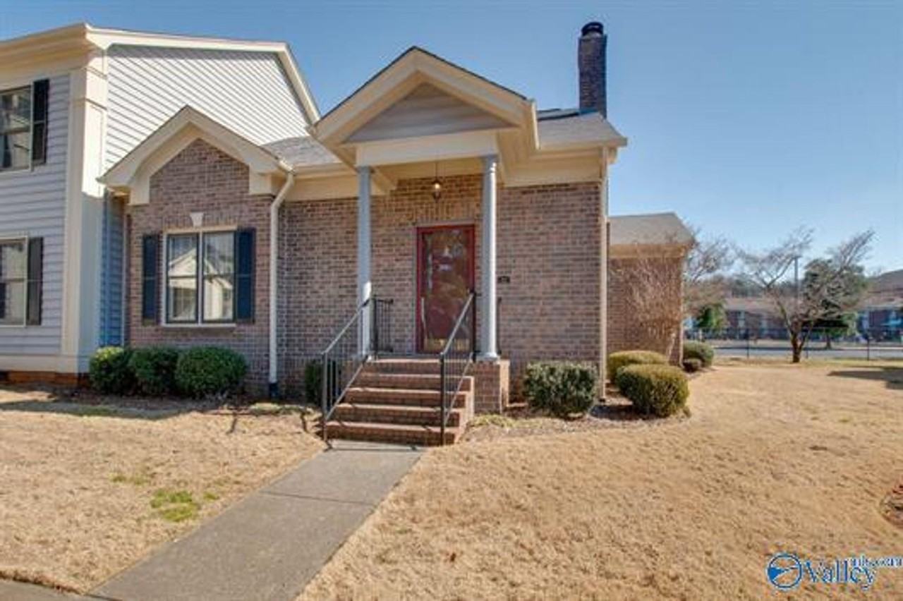 313 313 Kensignton Court - Photo 2 of 12