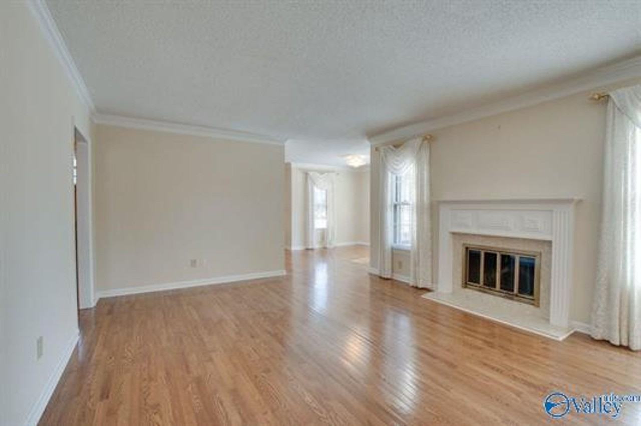 313 313 Kensignton Court - Photo 3 of 12