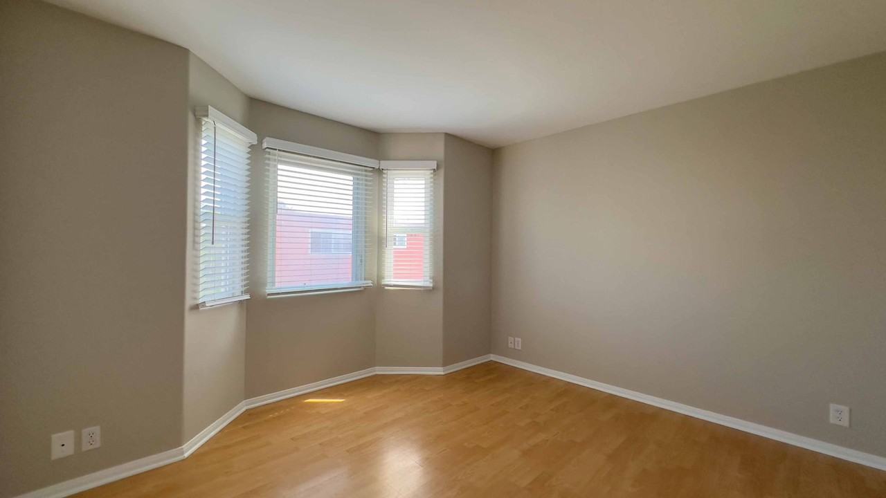4019 Jewell St - Photo 4 of 18
