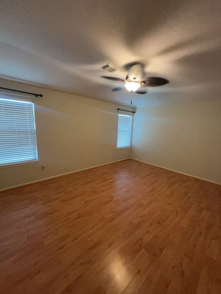5523 Dapplewood Ln - Photo 3 of 17