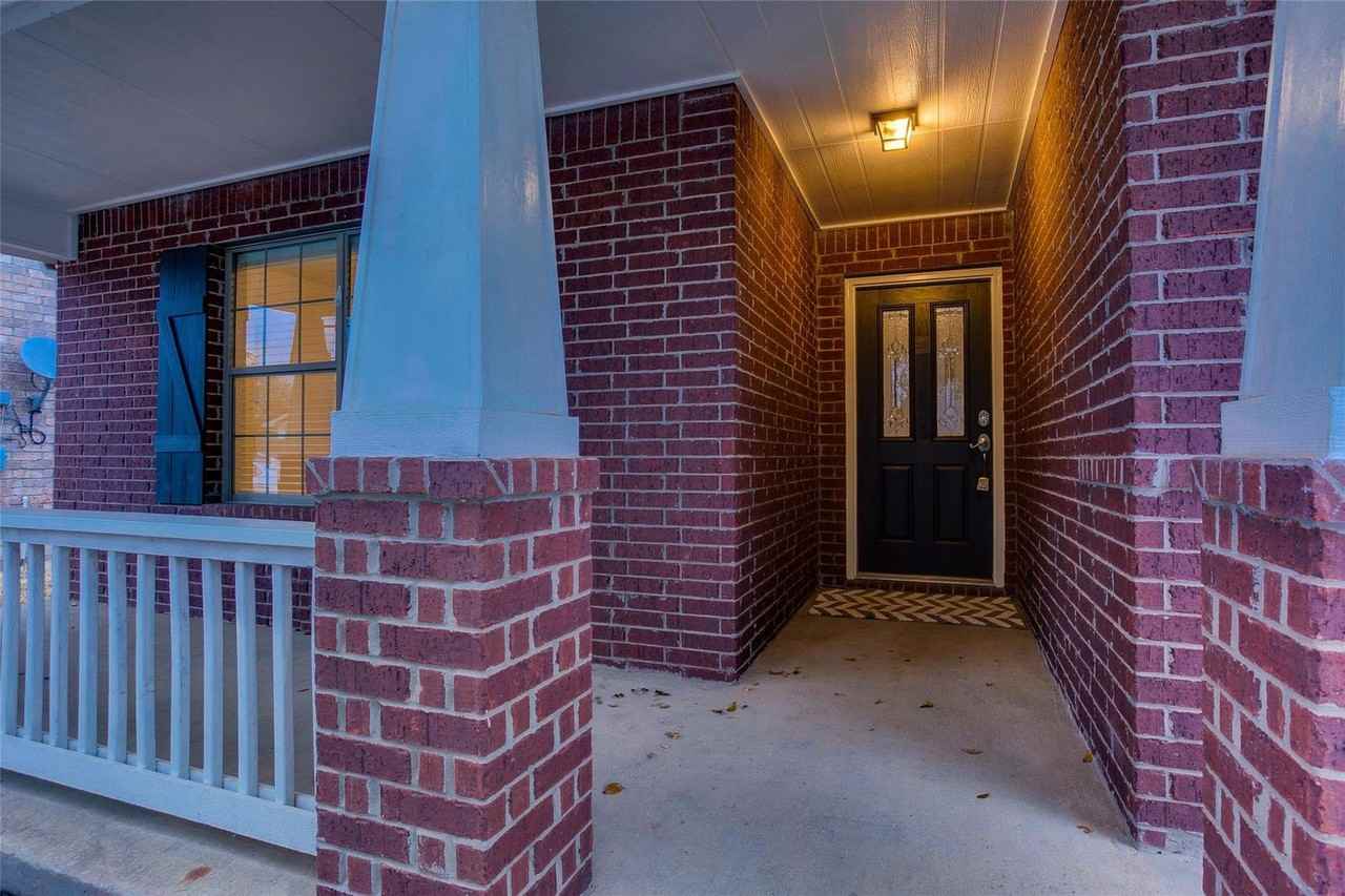 2108 Hayes St - Photo 2 of 35