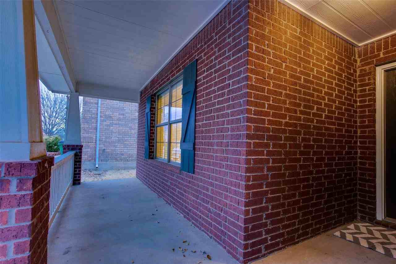 2108 Hayes St - Photo 3 of 35