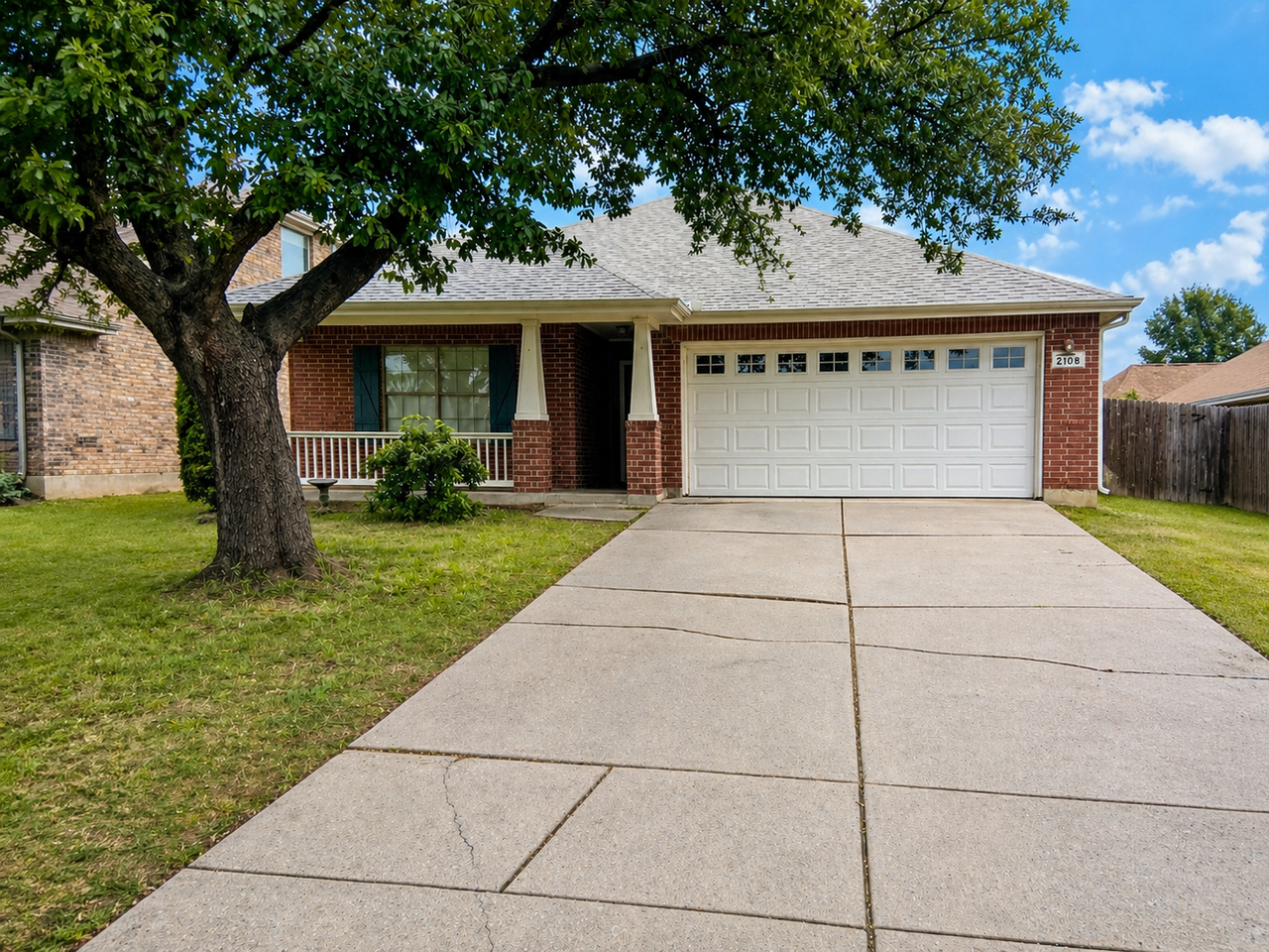 2108 Hayes St - Photo 4 of 35