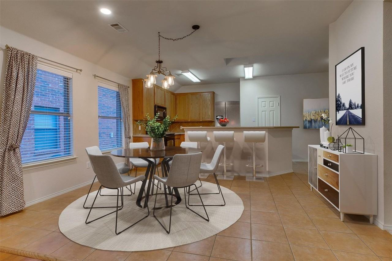 2108 Hayes St - Photo 6 of 35