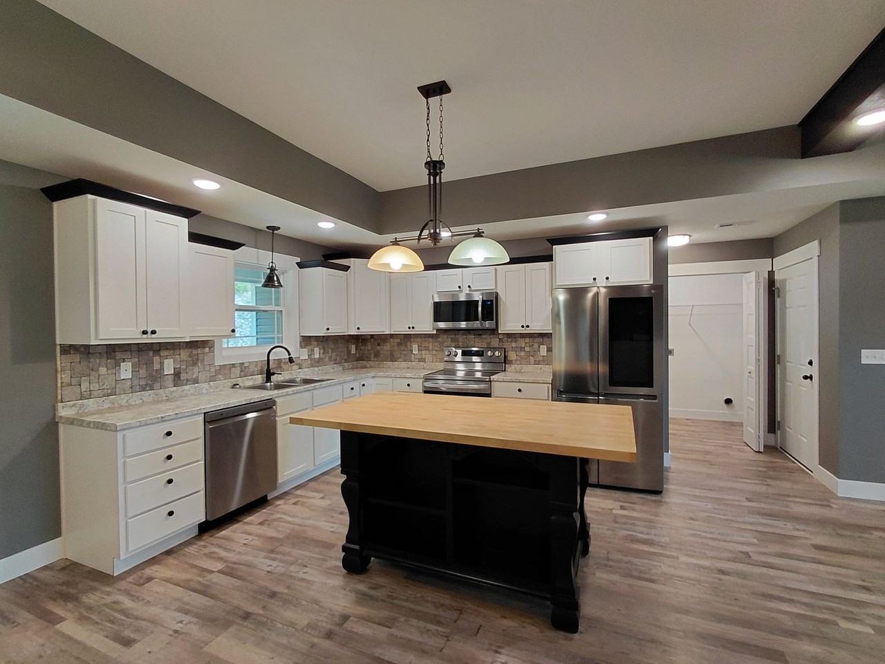 20955 Halifax Dr - Photo 3 of 19