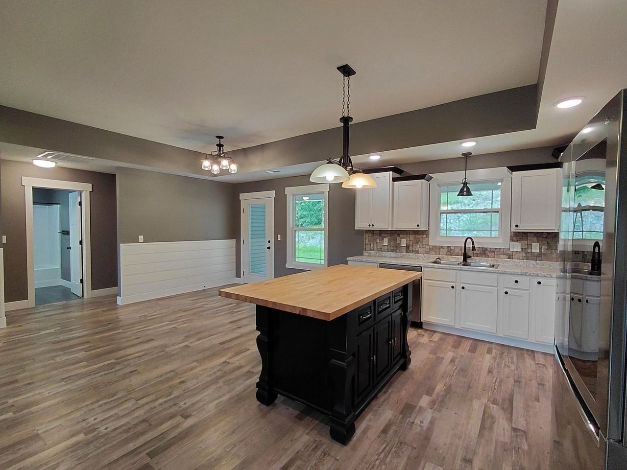 20955 Halifax Dr - Photo 4 of 19