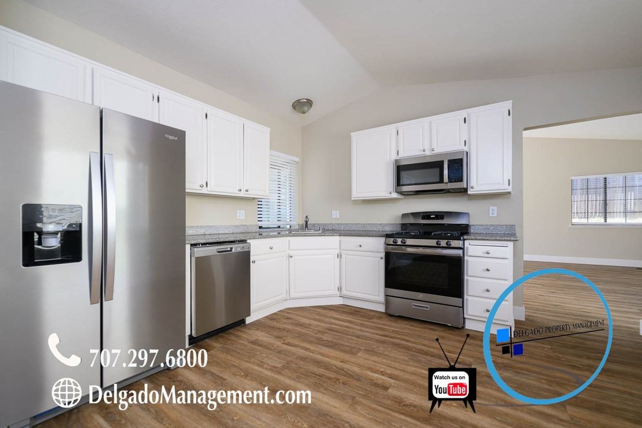 449 Topsail Dr - Photo 6 of 26