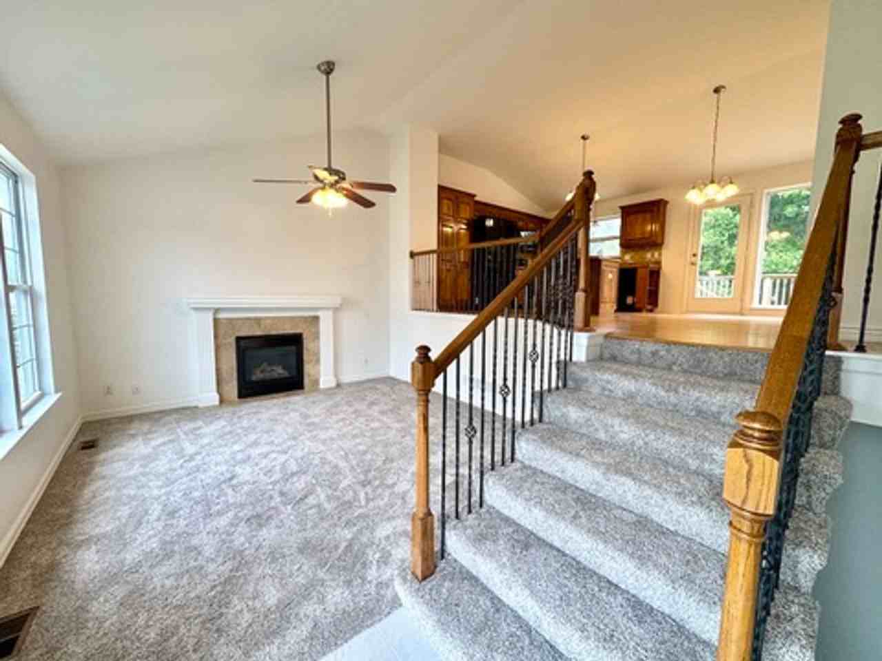 930 Nw Scenic Dr - Photo 4 of 17
