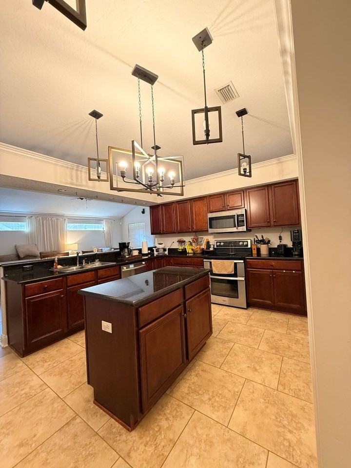 2204 Whits Manor Rd - Photo 6 of 26