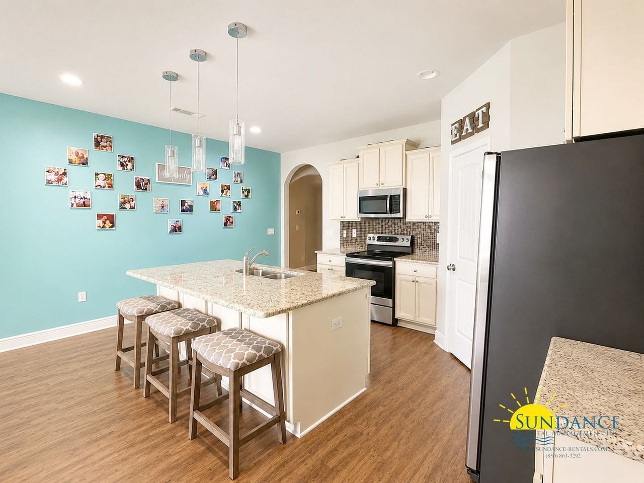 670 Teal St - Photo 6 of 20
