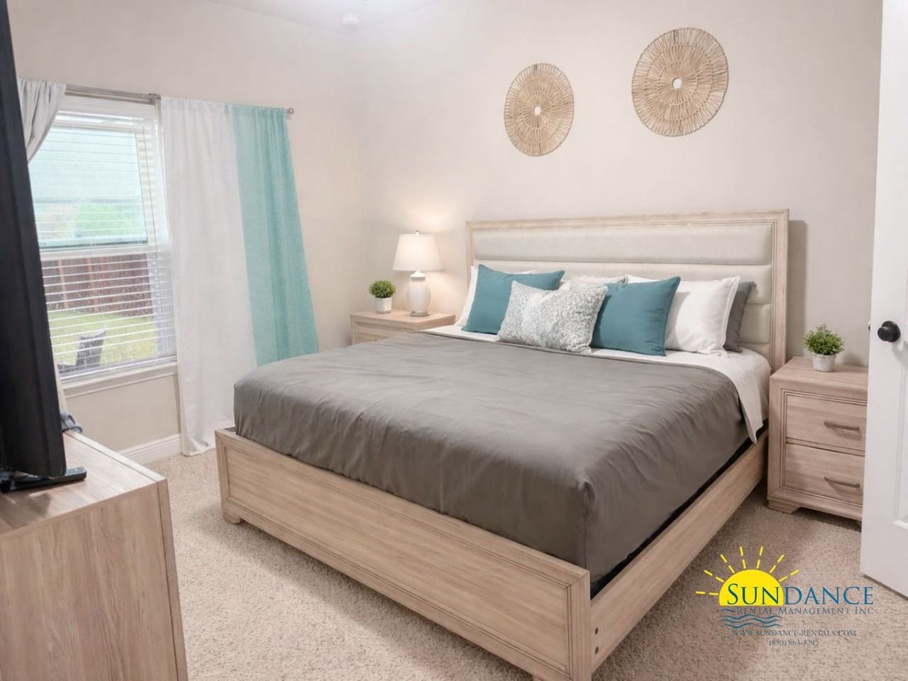 670 Teal St - Photo 7 of 20