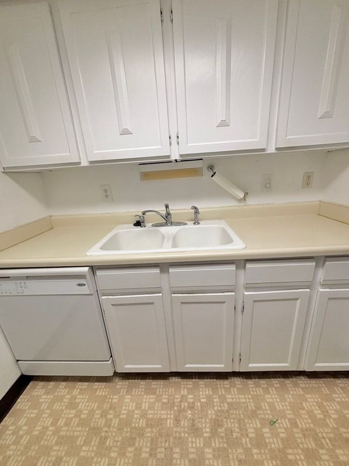 1150 Golden Cir #501 - Photo 6 of 30
