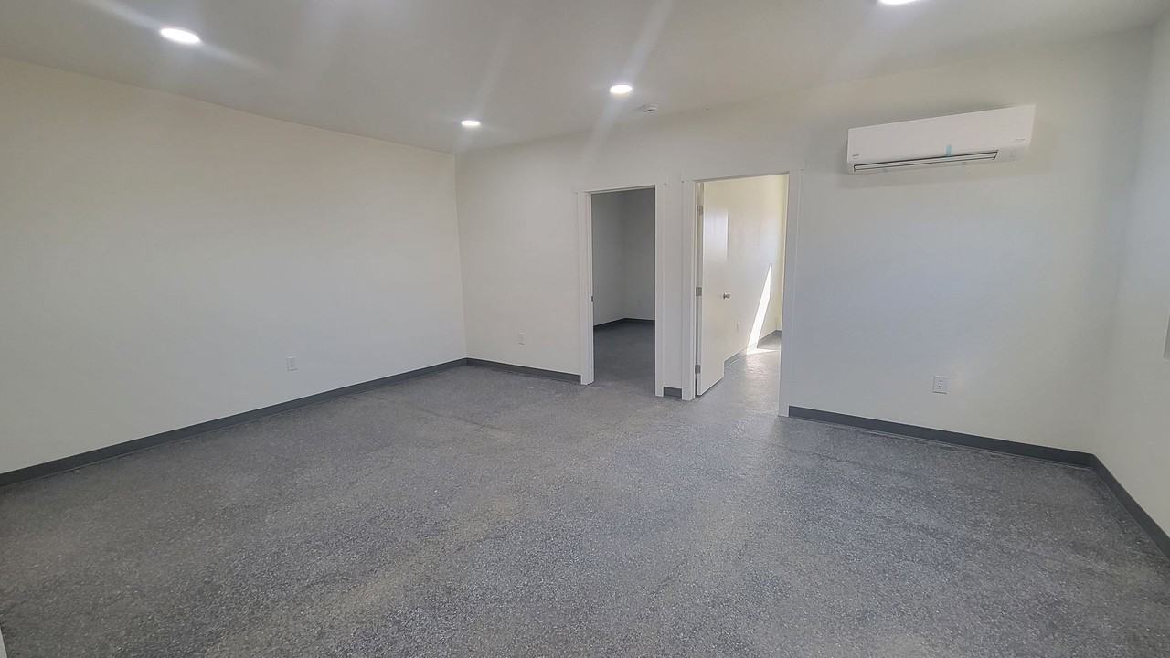 11228 S Edison Rd - Photo 2 of 8