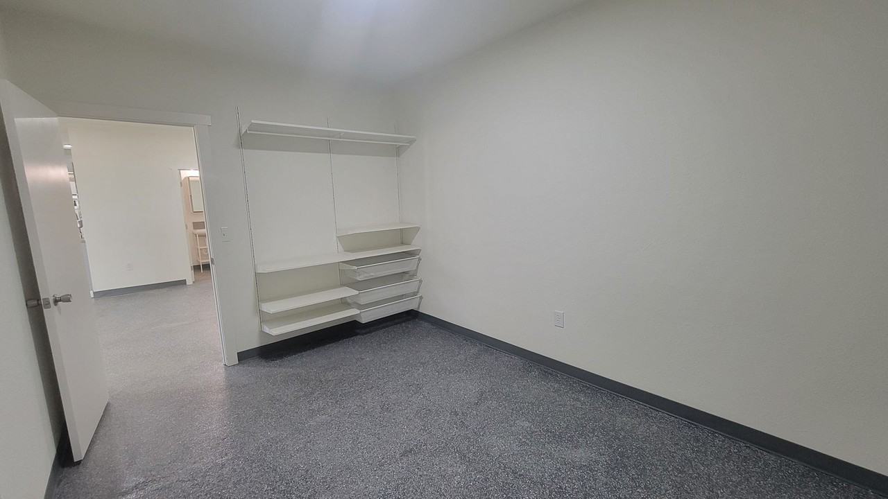 11228 S Edison Rd - Photo 6 of 8