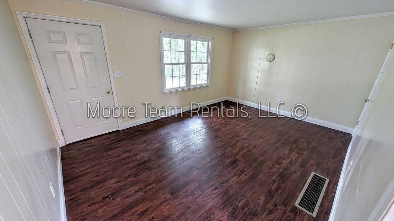 120 Robin St - Photo 7 of 15