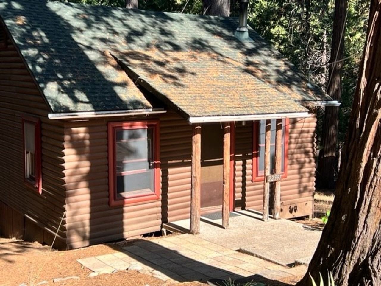 22997 N Tuolumne Rd - Photo 3 of 15