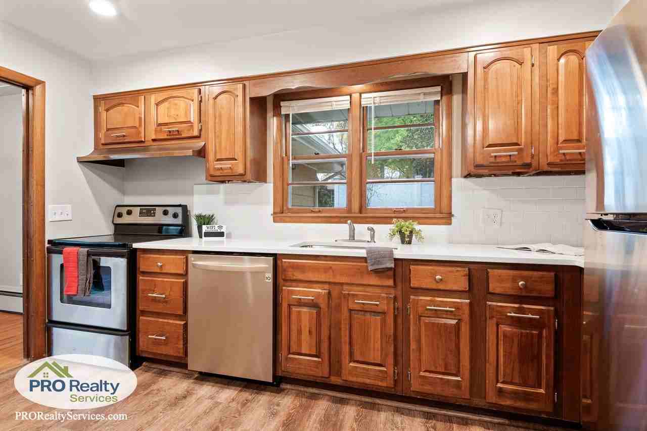 4075 Jersey Ave N - Photo 4 of 18