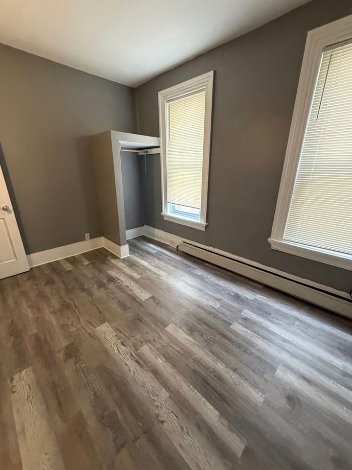 232 S. 6th St. - Photo 7 of 14