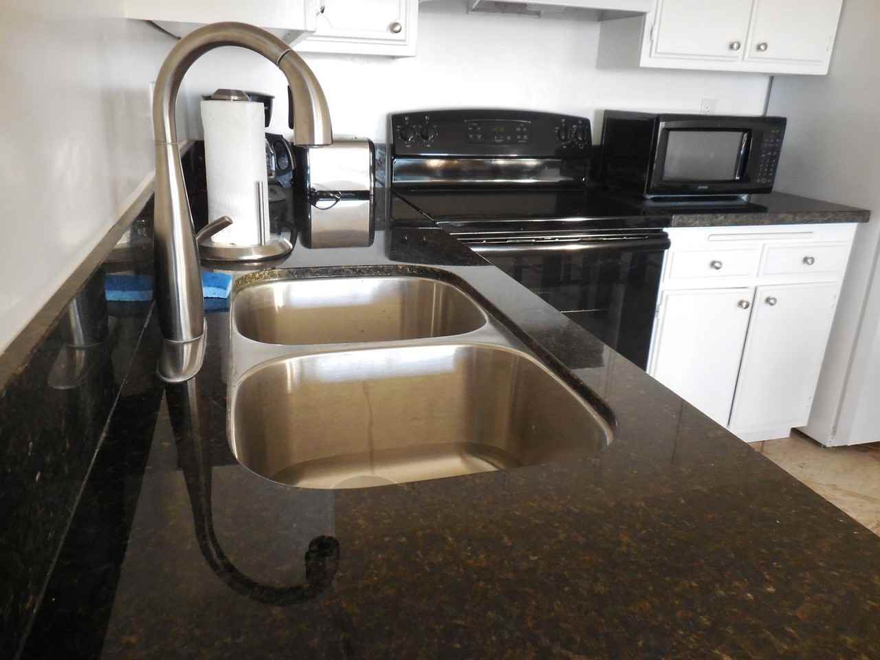 Channel View Apartments - Photo 6 of 19