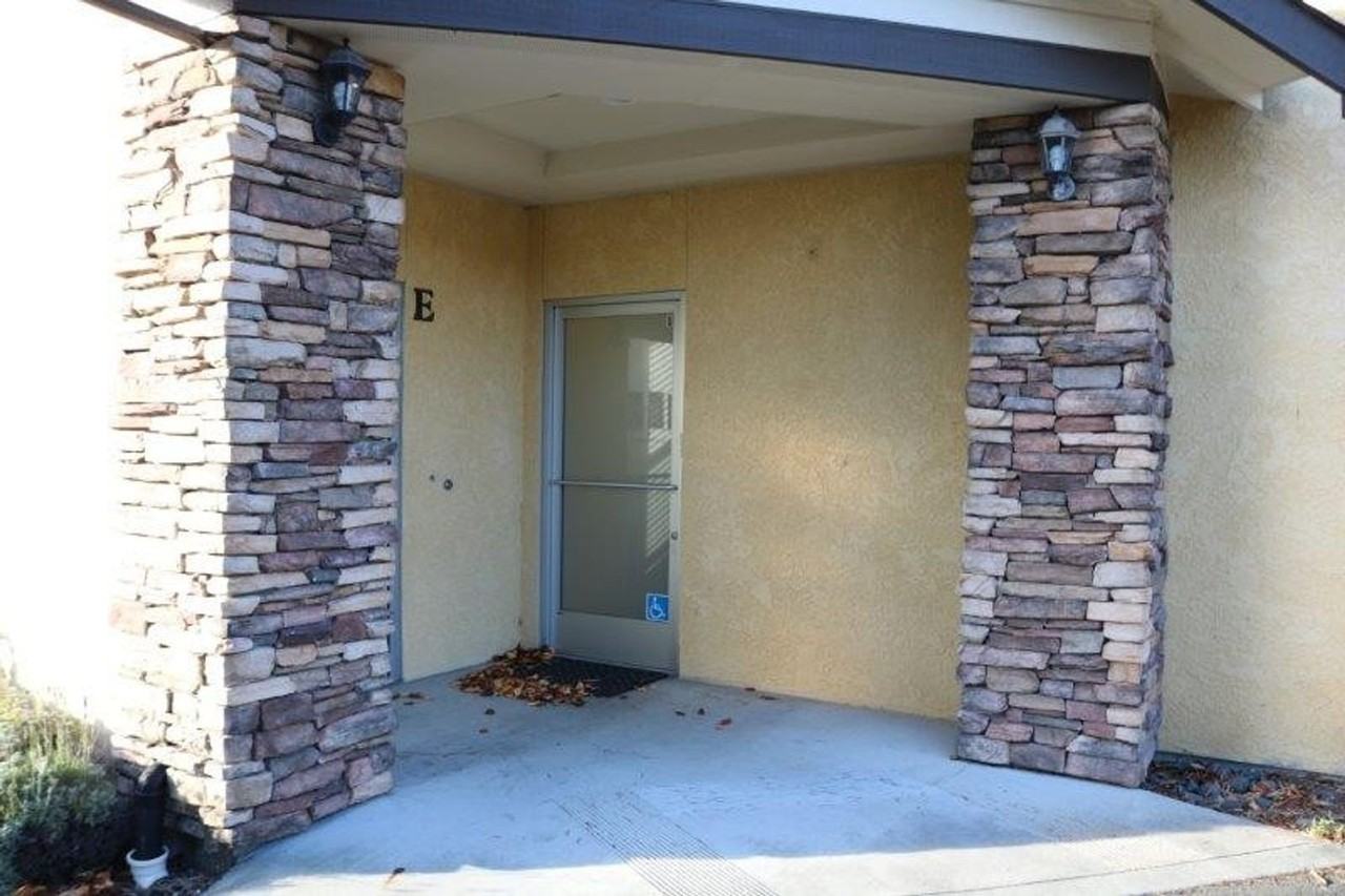 3943 Walnut Dr - Photo 2 of 23