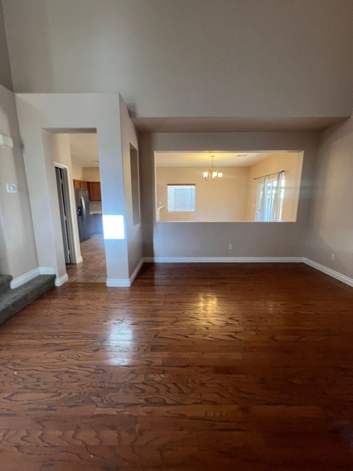 8829 Rising Creek Ct - Photo 5 of 50