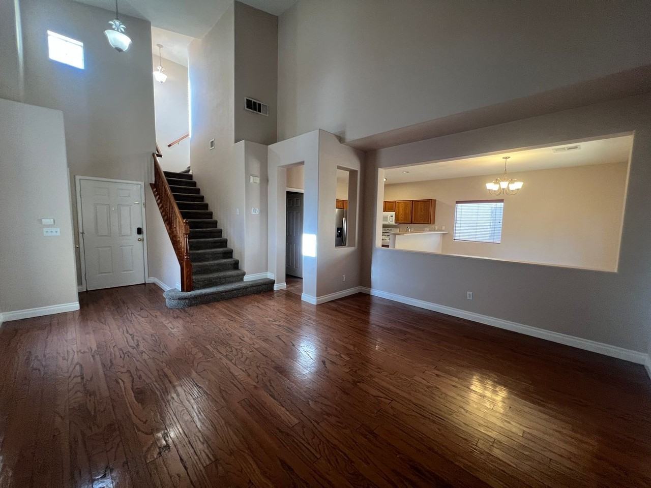 8829 Rising Creek Ct - Photo 7 of 50