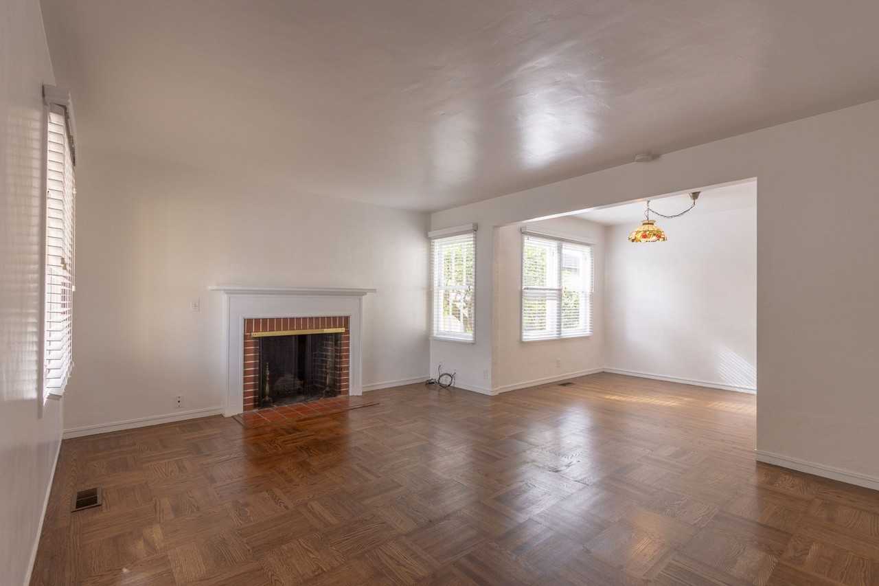 739 Circle Ct - Photo 3 of 29