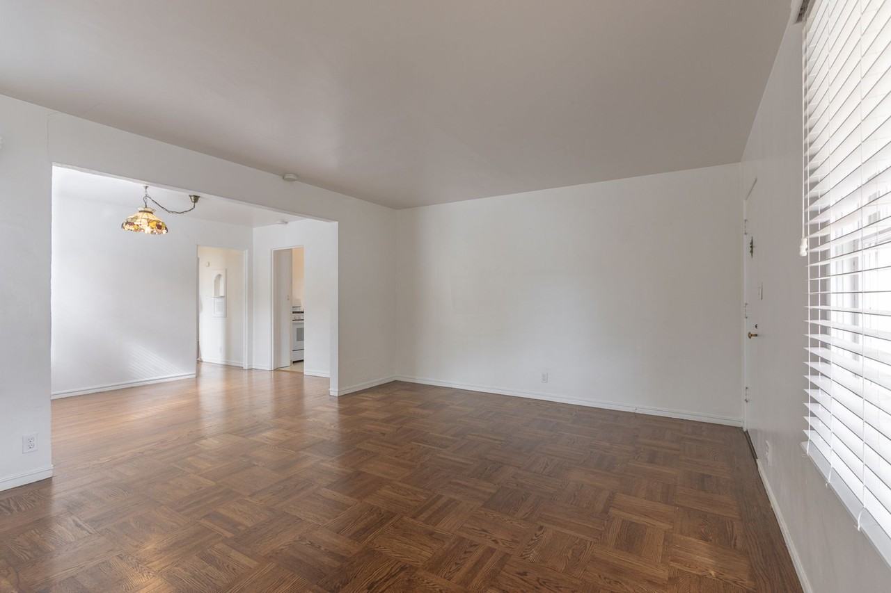 739 Circle Ct - Photo 5 of 29