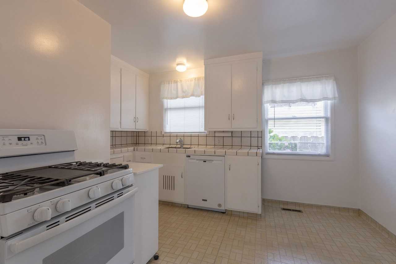 739 Circle Ct - Photo 7 of 29