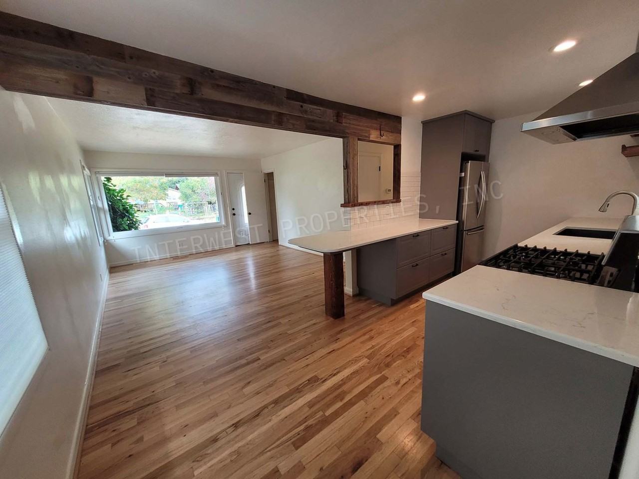 4650 Se 77th Ave - Photo 5 of 23