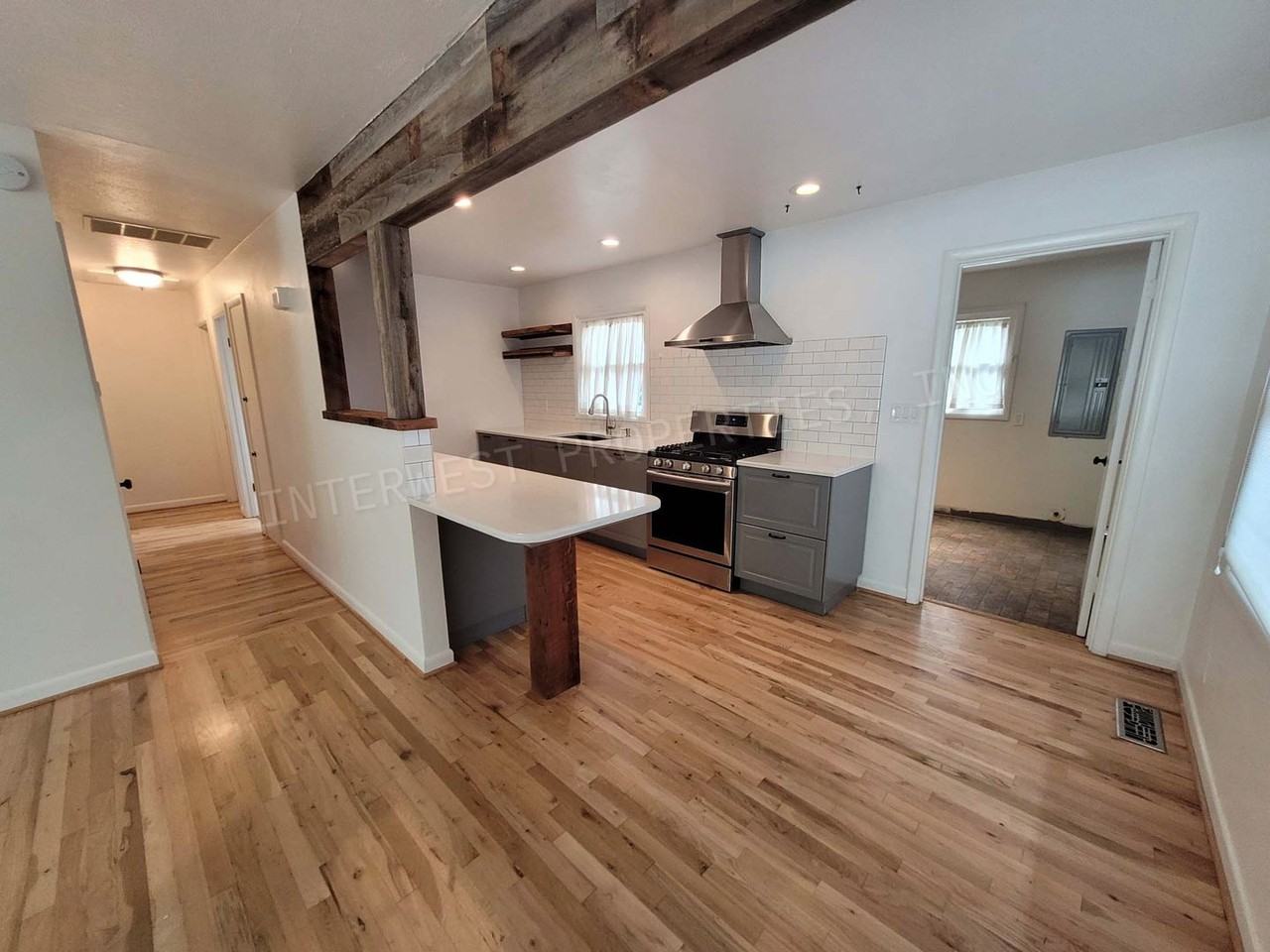 4650 Se 77th Ave - Photo 6 of 23