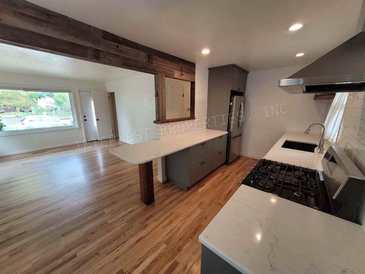 4650 Se 77th Ave - Photo 7 of 23