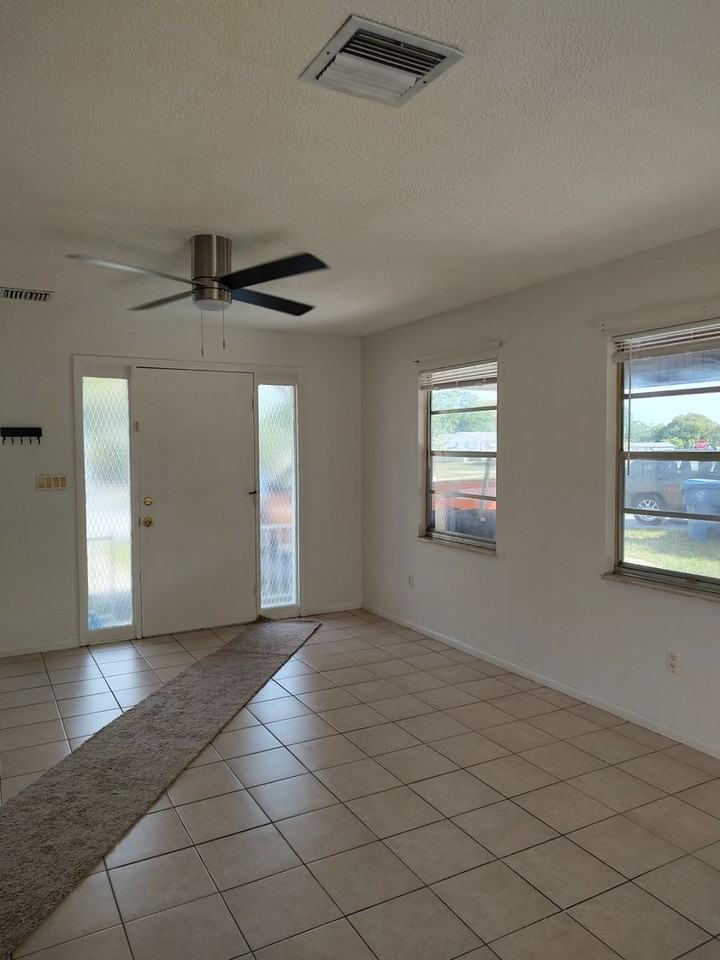 4470 Cynthia Ln - Photo 2 of 17
