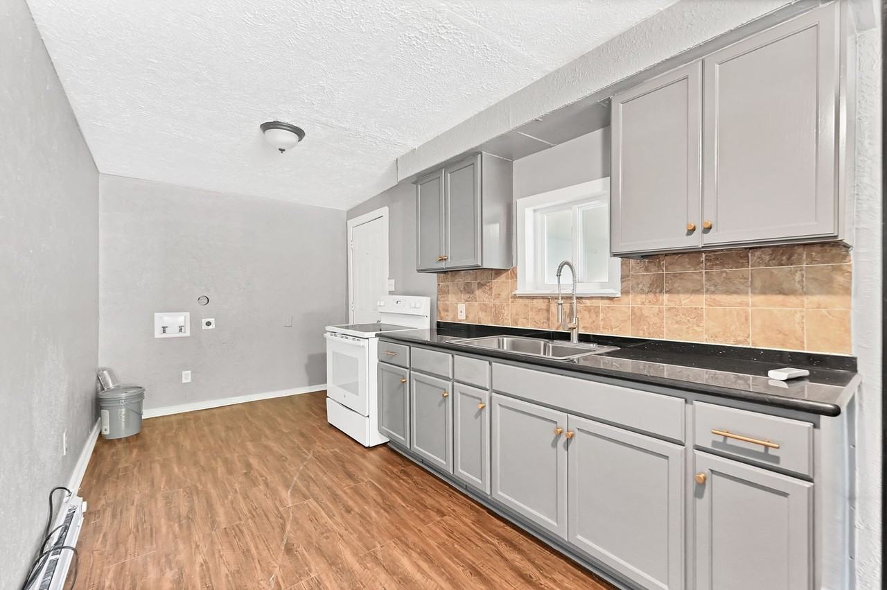 601 Booker T Washington St - Photo 2 of 18