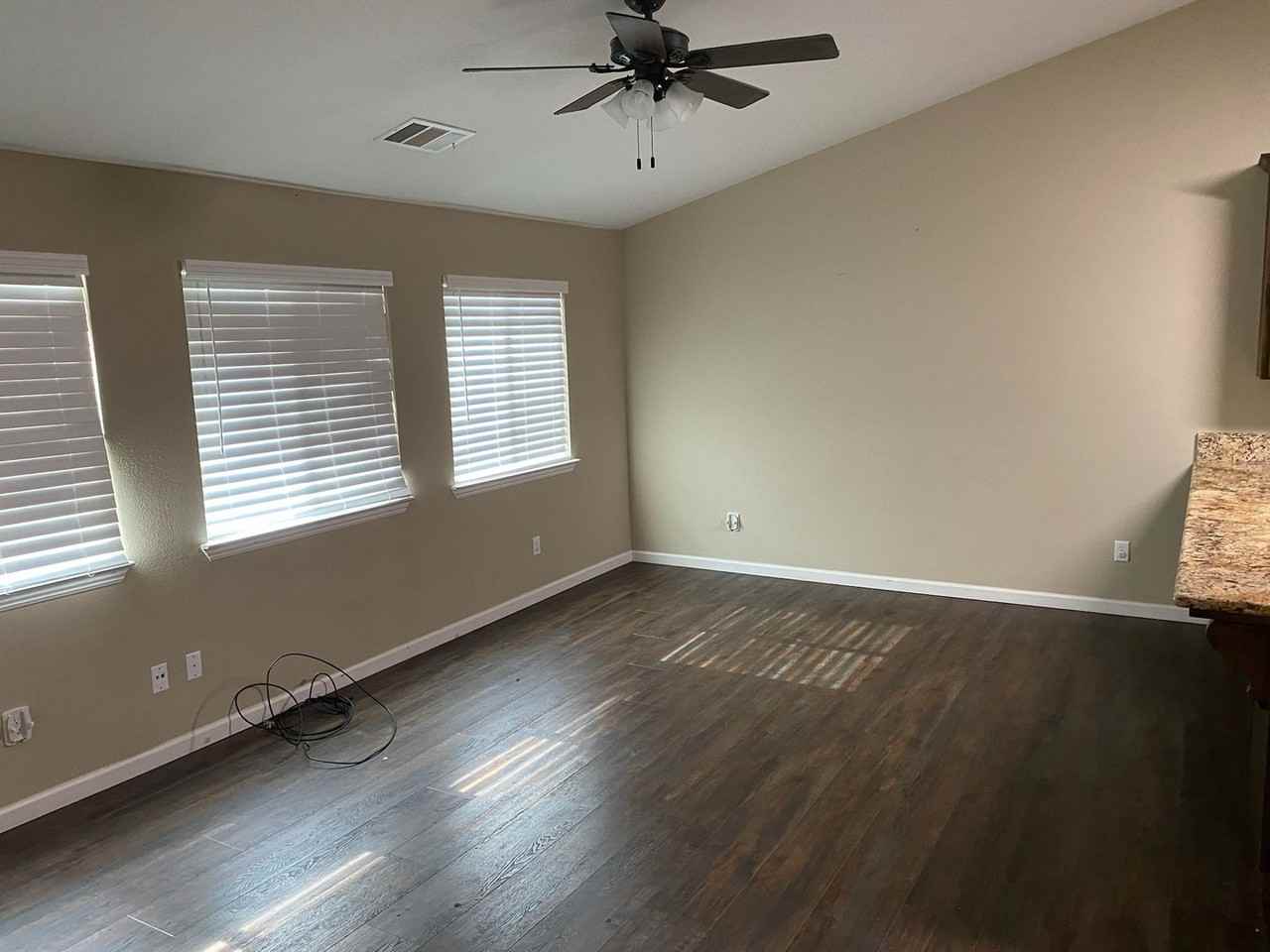 2336 W Packwood Dr - Photo 5 of 18